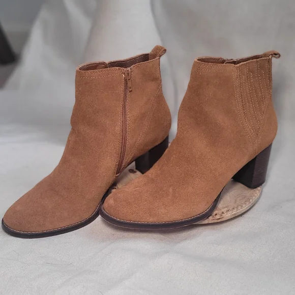 Womens Camel Suede Chelsea Boots Size 11 By GAP - Picture 4 of 5